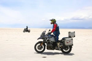 Salar Uyuni 2 motos accion